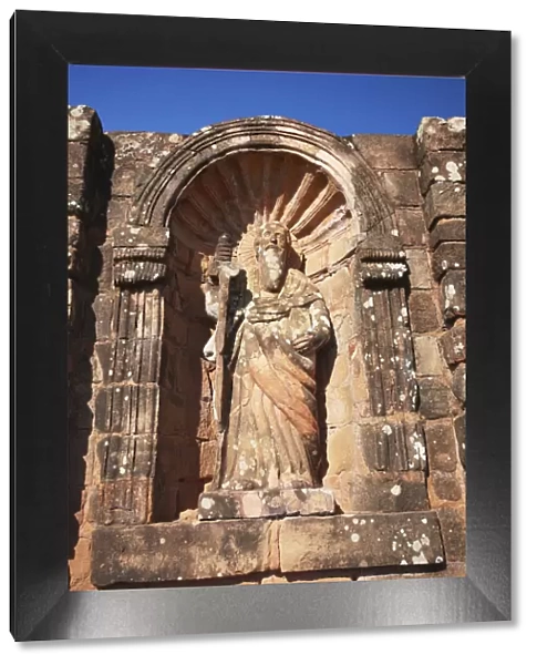Statue at ruins of Jesuit mission at Trinidad (UNESCO World Heritage Site), Itapua