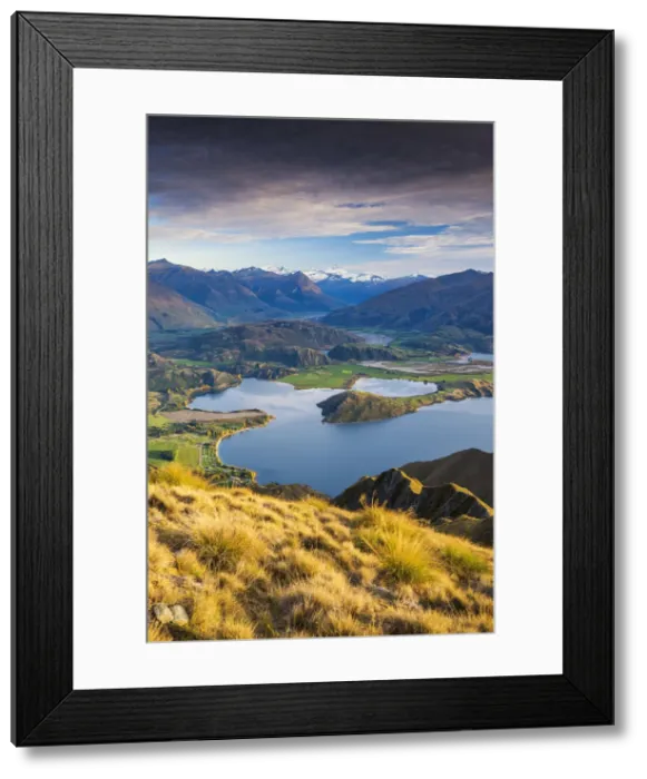 Framed Print : Roys Peak, Wanaka, New Zealand Framed Print : Roys Peak, Wanaka, New Zealand