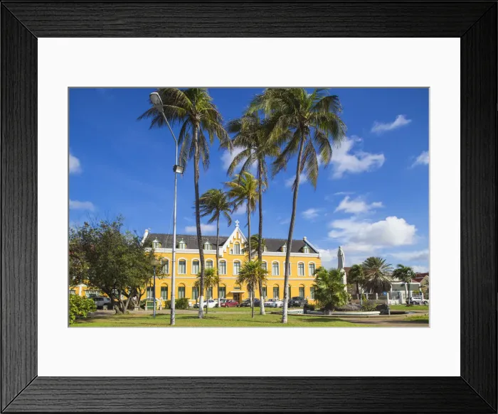 Framed Print : Curacao, Willemstad, Pietermaai, Dutch colonial building on Julianaplein Framed Print : Curacao, Willemstad, Pietermaai, Dutch colonial building on Julianaplein