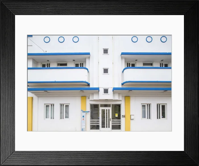 Framed Print : Curacao, Willemstad, Sharloo, Art deco Miami building Framed Print : Curacao, Willemstad, Sharloo, Art deco Miami building
