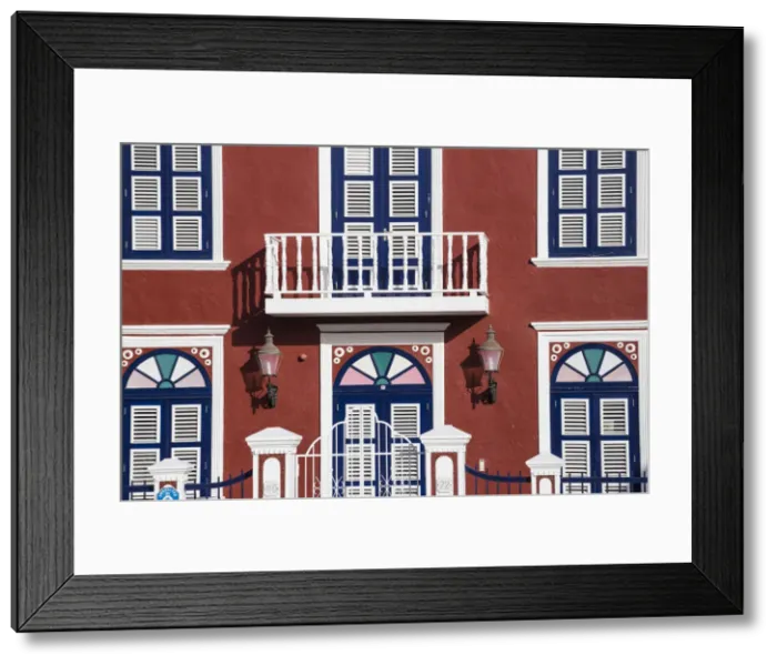 Framed Print : Curacao, Willemstad, Pietermaai, Julianaplein, Colonial bulding - now used as offices