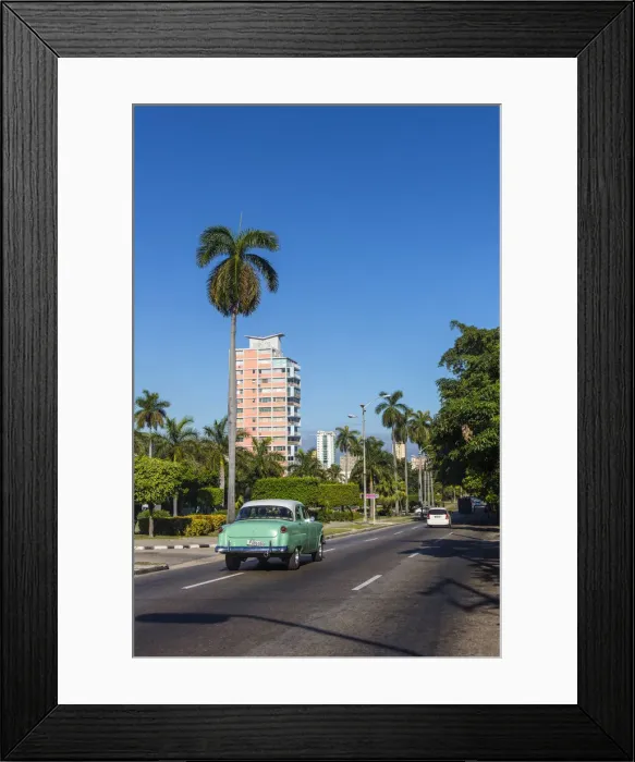 Framed Print : Avenida de los Presidentes, Vedado, Havana, Cuba Framed Print : Avenida de los Presidentes, Vedado, Havana, Cuba