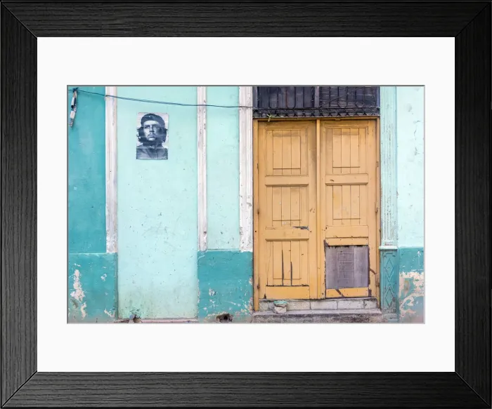 Framed Print : Cuba, Havana, Che Guevara photograph on building wall