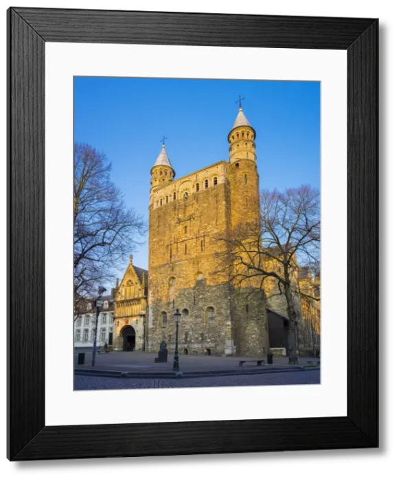 Framed Print : Basiliek van Onze Lieve Vrouwe (Basilica of Our Lady), Jekerkwartier, Mstricht, Limburg Framed Print : Basiliek van Onze Lieve Vrouwe (Basilica of Our Lady), Jekerkwartier, Mstricht, Limburg