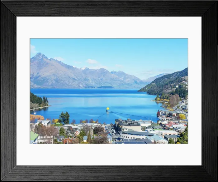 Framed Print : Queenstown and lake Wakatipu, elevated view, Queenstown, South Island, New Zealand Framed Print : Queenstown and lake Wakatipu, elevated view, Queenstown, South Island, New Zealand