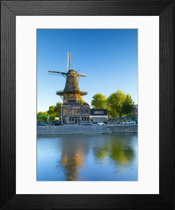 Framed Print : De Gooyer windmil, Amsterdam, Noord Holland, Netherlands Framed Print : De Gooyer windmil, Amsterdam, Noord Holland, Netherlands
