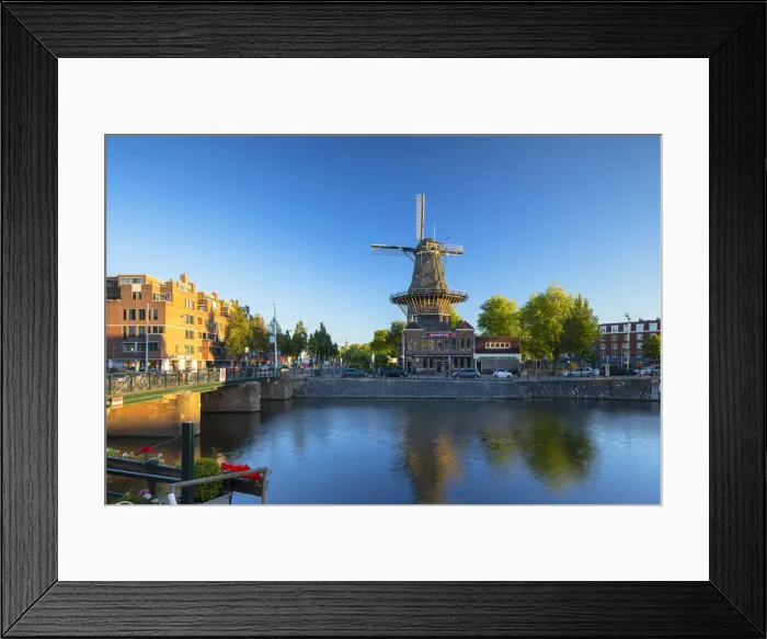 Framed Print : De Gooyer windmil, Amsterdam, Noord Holland, Netherlands Framed Print : De Gooyer windmil, Amsterdam, Noord Holland, Netherlands