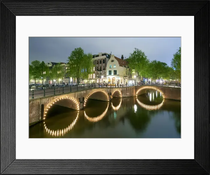 Framed Print : Intersection of Keizersgracht and Leliegracht at night, Amsterdam, North Holland Framed Print : Intersection of Keizersgracht and Leliegracht at night, Amsterdam, North Holland