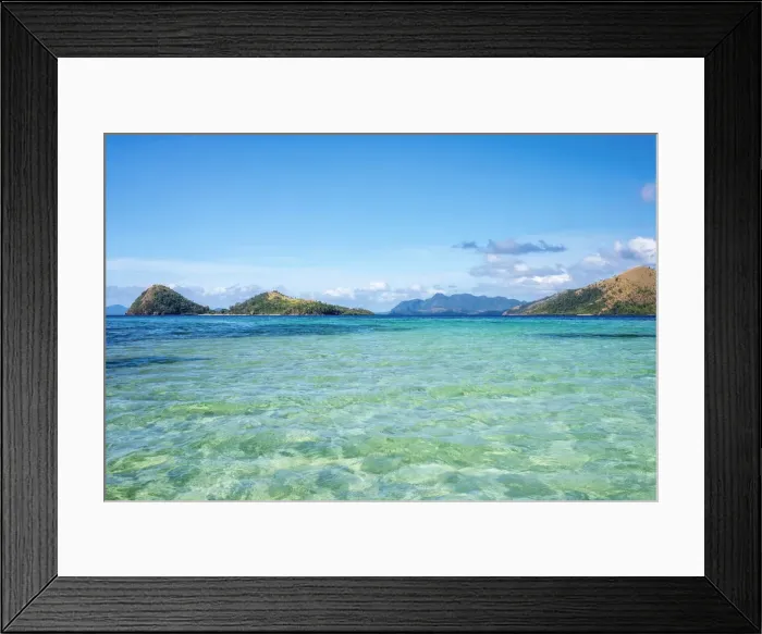 Framed Print : Clear blue ocean water near CYC Island, Coron, Palawan, Philippines Framed Print : Clear blue ocean water near CYC Island, Coron, Palawan, Philippines