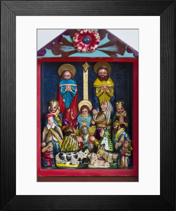 Framed Print : Colombia, Caldas, Manizales, Hacienda Venecia Coffee plantation, Christmas ornimante Framed Print : Colombia, Caldas, Manizales, Hacienda Venecia Coffee plantation, Christmas ornimante