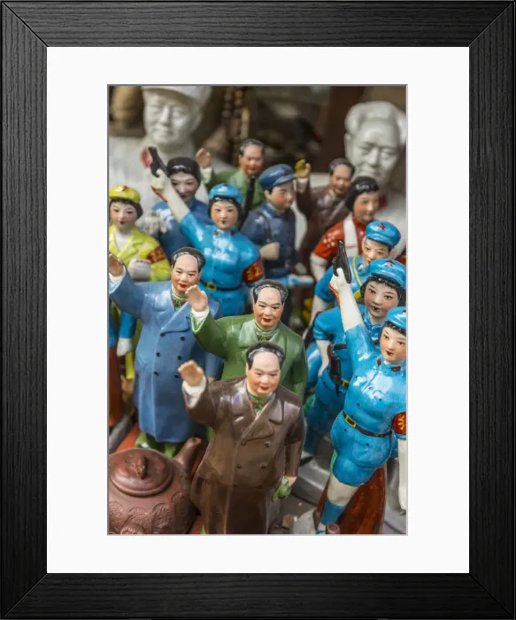 Framed Print : Porcelain figurines, Dongtai Road Antiques Market, Shanghai, China