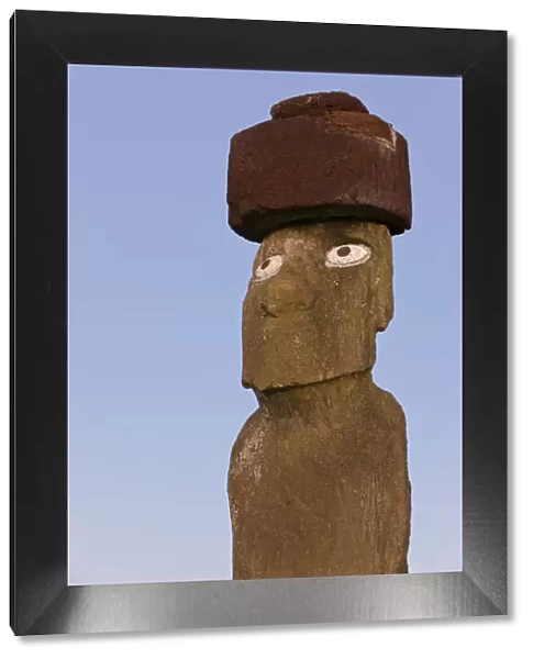 Chile, Rapa Nui, Easter Island, Moai statue Ahu Ko Te riku, the only topknotted