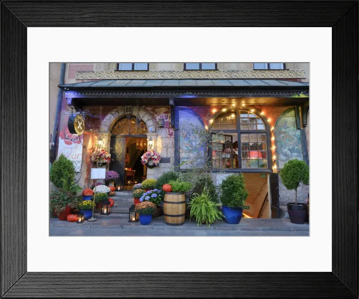 Framed Print : Facade of a restaurant in the Old Town Market Place (Rynek) in Warsaw, a Unesco World Framed Print : Facade of a restaurant in the Old Town Market Place (Rynek) in Warsaw, a Unesco World