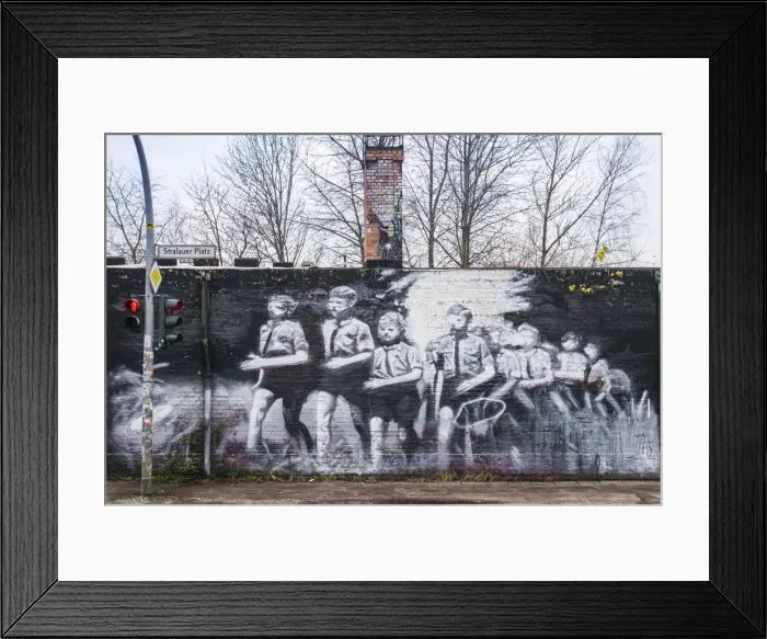 Framed Print : Germany, Berlin, Friendrichshain, East Side Gallery, murals on the Berlin Wall, painting Framed Print : Germany, Berlin, Friendrichshain, East Side Gallery, murals on the Berlin Wall, painting