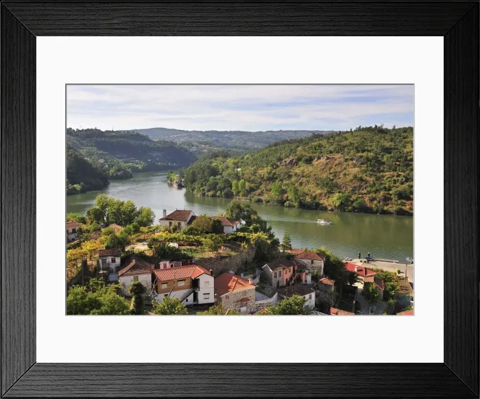 Framed Print : The Douro river at Castelo de Paiva. Portugal Framed Print : The Douro river at Castelo de Paiva. Portugal