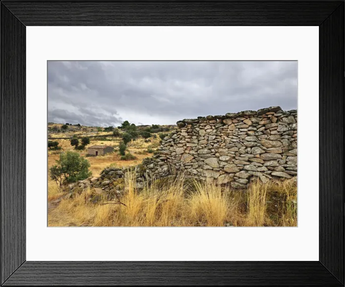 Framed Print : A stone house near Figueira de Castelo Rodrigo