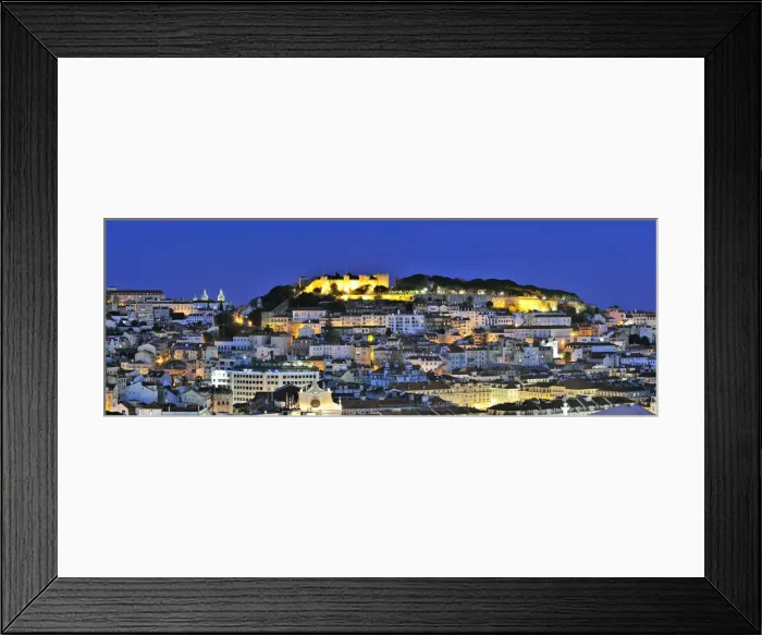 Framed Print : The historical centre and the Sao Jorge castle at dusk. Lisbon, Portugal