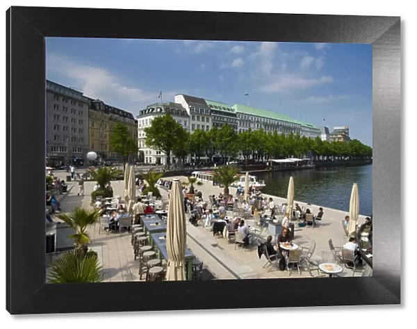 Germany, State of Hamburg, Hamburg, Binnenalster lake, cafe