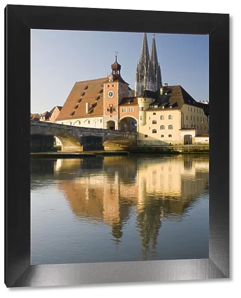Germany, Bayern  /  Bavaria, Regensburg, Steinerne Bridge & Dom, St. Peter cathedral