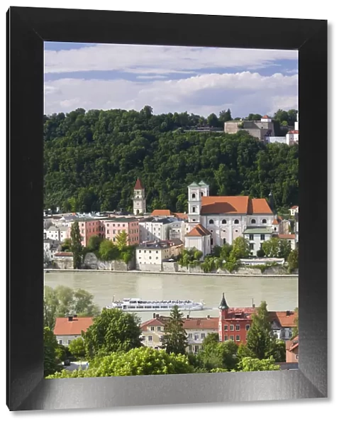 Germany, Bayern  /  Bavaria, Passau, Inn River view from Mariahilf monastery