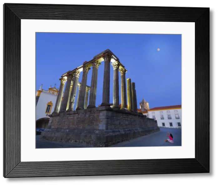 Framed Print : Portugal, Alentejo, Evora, Roman temple of Diana at dusk (MR) Framed Print : Portugal, Alentejo, Evora, Roman temple of Diana at dusk (MR)