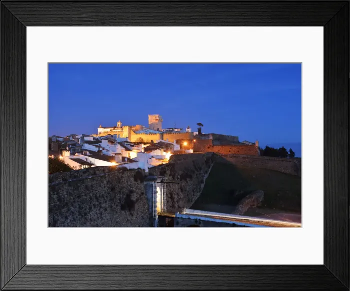 Framed Print : The medieval walled city of Estremoz at twilight. Alentejo, Portugal Framed Print : The medieval walled city of Estremoz at twilight. Alentejo, Portugal