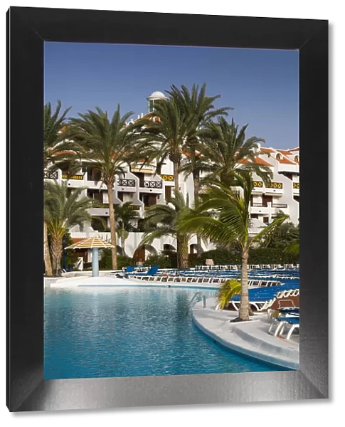 Spain, Canary Islands, Tenerife, Playa de Las Americas, Parque Santiago hotel and pool