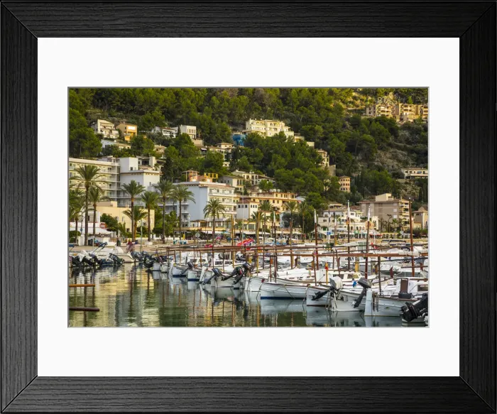 Framed Print : Port de Soller, Serra de Tramuntana, Mallorca (Majorca), Balearic Islands, Spain Framed Print : Port de Soller, Serra de Tramuntana, Mallorca (Majorca), Balearic Islands, Spain