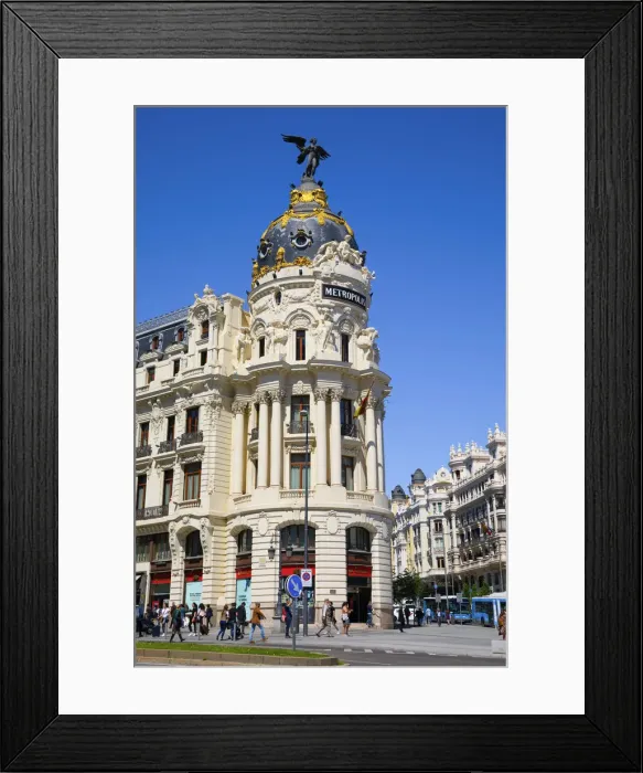 Framed Print : Exterior of Metropolis Building, Madrid, Spain Framed Print : Exterior of Metropolis Building, Madrid, Spain