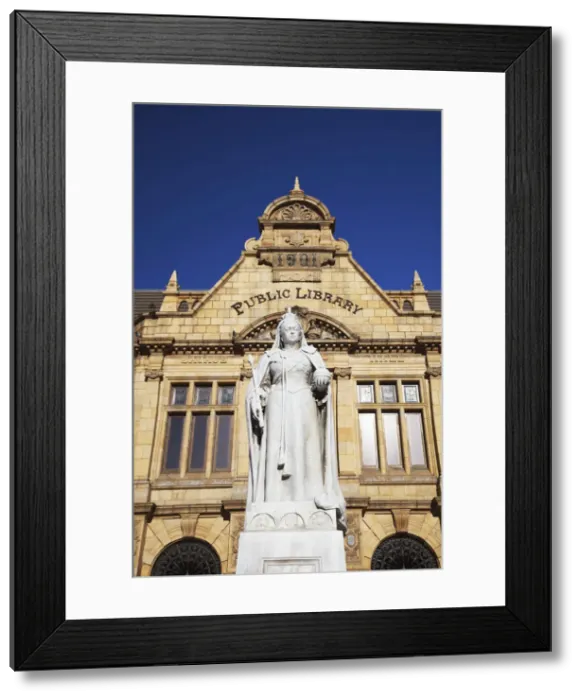 Framed Print : Statue of Queen Victoria outside public library, Market Square, Port Elizabeth, Eastern Framed Print : Statue of Queen Victoria outside public library, Market Square, Port Elizabeth, Eastern