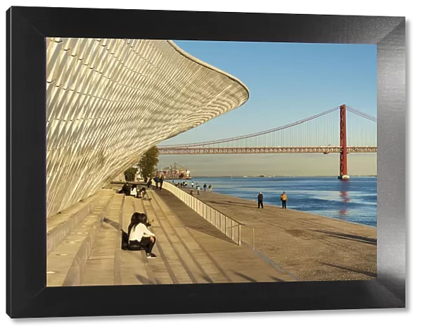 The MaT (Museum of Art, Architecture and Technology), bordering the Tagus river