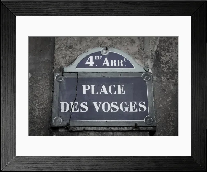 Framed Print : Place des Vosges, Marais district, Paris, France