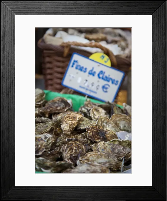 Framed Print : Fines de Claire oysters in market, Rue Mouffetard, Latin Quarter, Paris, France Framed Print : Fines de Claire oysters in market, Rue Mouffetard, Latin Quarter, Paris, France