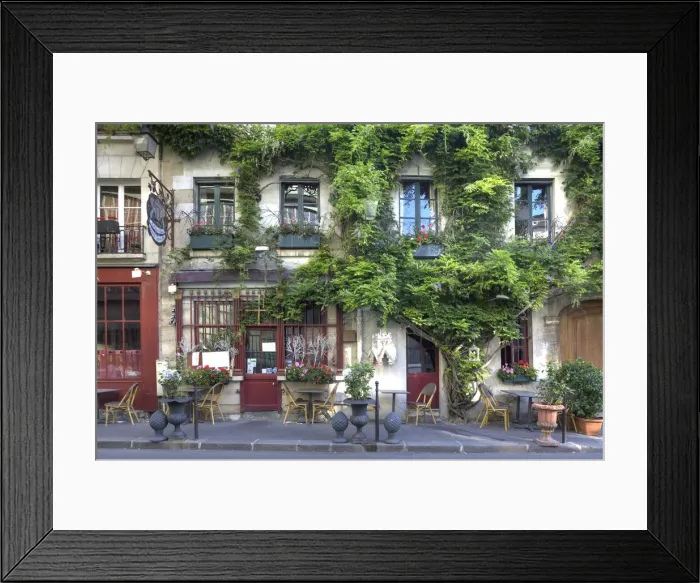 Framed Print : Restaurant in Ile de la Cite, Paris, France Framed Print : Restaurant in Ile de la Cite, Paris, France