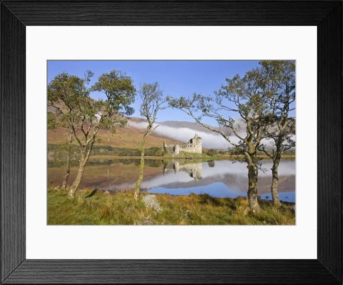 Framed Print : Ruins of Kilchurn Castle on Loch Awe, Argyll & Bute, Scotland. Autumn