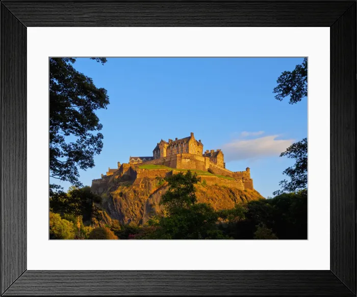 Framed Print : UK, Scotland, Lothian, Edinburgh, View of the Edinburgh Castle illuminated by the sunset Framed Print : UK, Scotland, Lothian, Edinburgh, View of the Edinburgh Castle illuminated by the sunset