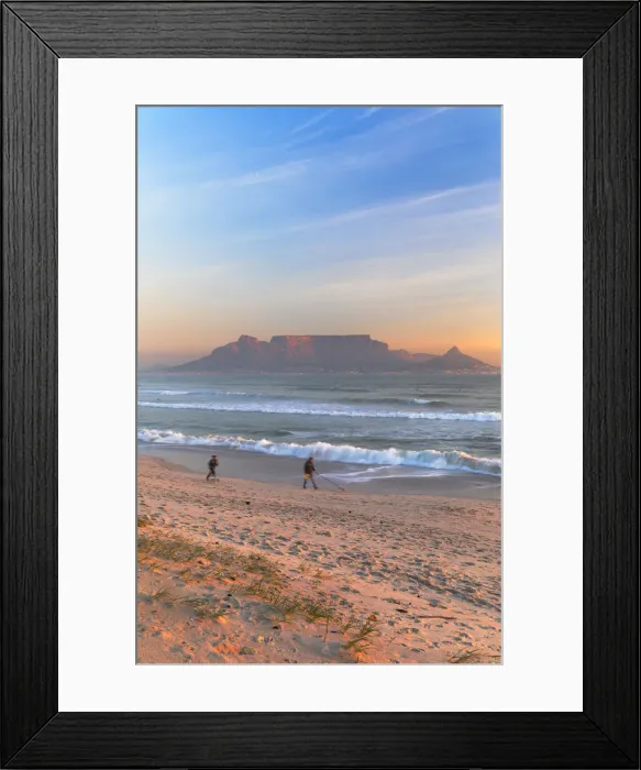 Framed Print : View of Table Mountain from Bloubergstrand at sunset, Cape Town, Western Cape, South Framed Print : View of Table Mountain from Bloubergstrand at sunset, Cape Town, Western Cape, South