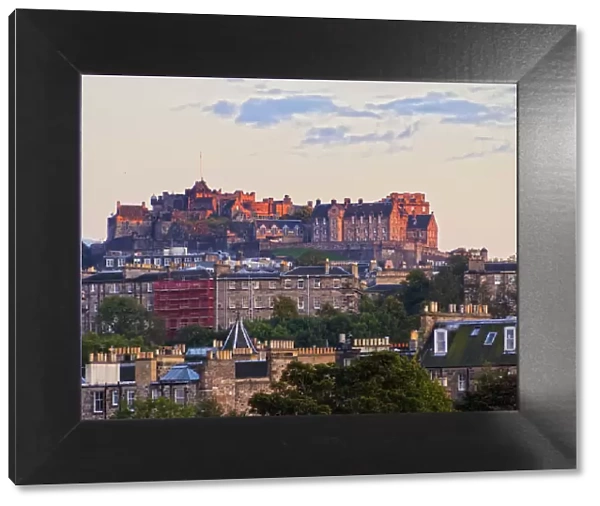 UK, Scotland, Lothian, Edinburgh, Inverleith Park, View of the Edinburgh Castle
