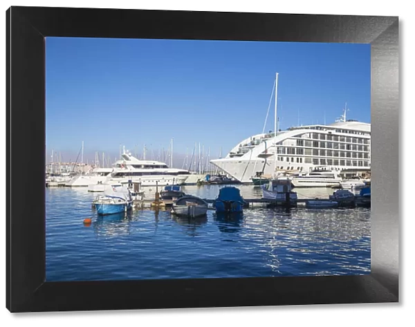Gibraltar, Ocean Village, Marina bay, Sunborn super-yacht 5 star hotel