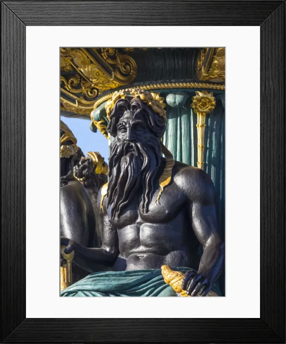 Framed Print : Fountain at Place de la Concorde, Paris, France Framed Print : Fountain at Place de la Concorde, Paris, France