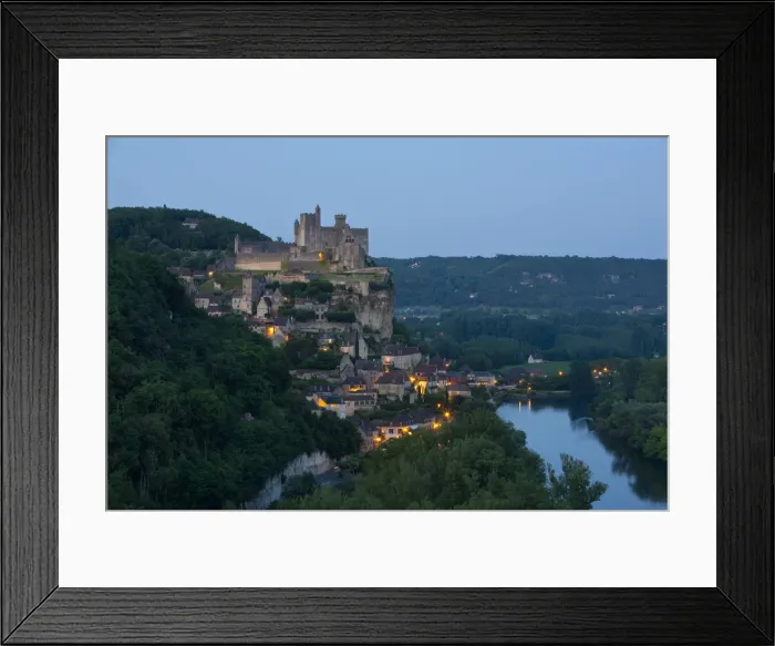 Framed Print : Chateau at Beynac-et-Cazenac & Dordogne River, Beynac, Dordogne, France Framed Print : Chateau at Beynac-et-Cazenac & Dordogne River, Beynac, Dordogne, France