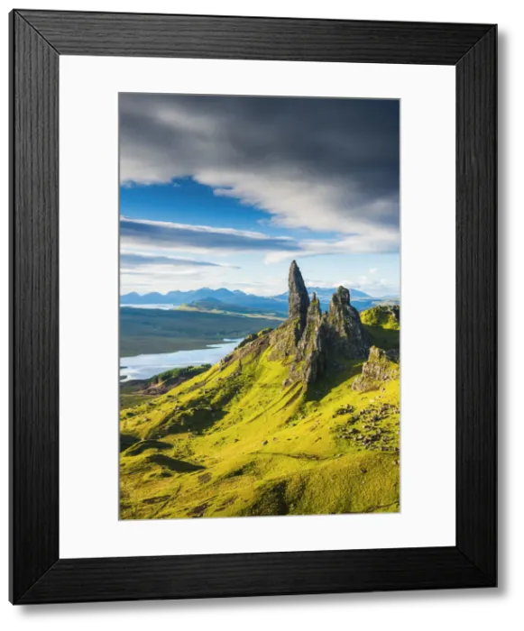 Framed Print : Old Man of Storr, Isle of Skye, Scotland Framed Print : Old Man of Storr, Isle of Skye, Scotland