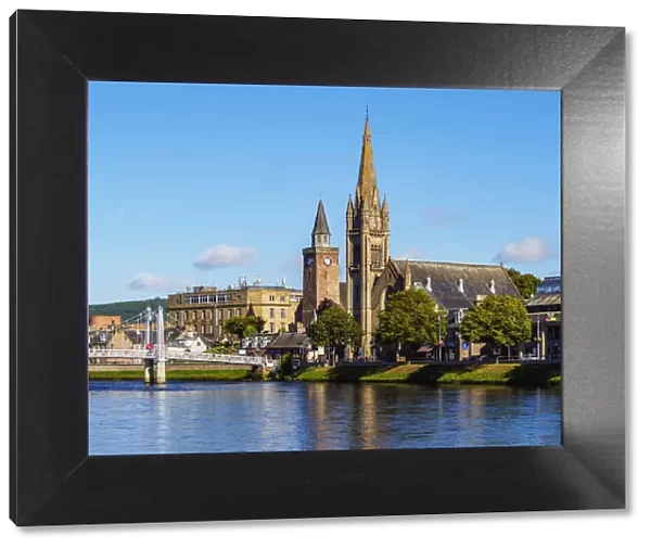 UK, Scotland, Inverness, View of the Greig St Bridge and the Free North and the Old