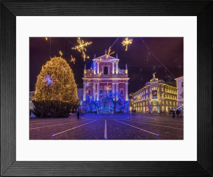 Framed Print : Preseren Square and Franciscan Church of the Annunciation adorned with Christmas lights Framed Print : Preseren Square and Franciscan Church of the Annunciation adorned with Christmas lights