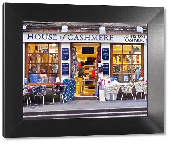 UK, Scotland, Lothian, Edinburgh, The Royal Mile, Exterior view of the House of Cashmere