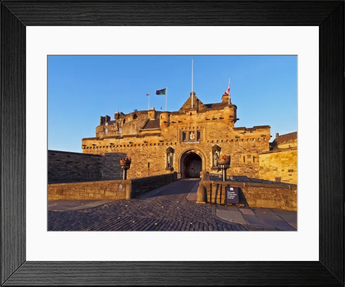 Framed Print : UK, Scotland, Lothian, Edinburgh, View of the Edinburgh Castle illuminated by the sunrise Framed Print : UK, Scotland, Lothian, Edinburgh, View of the Edinburgh Castle illuminated by the sunrise