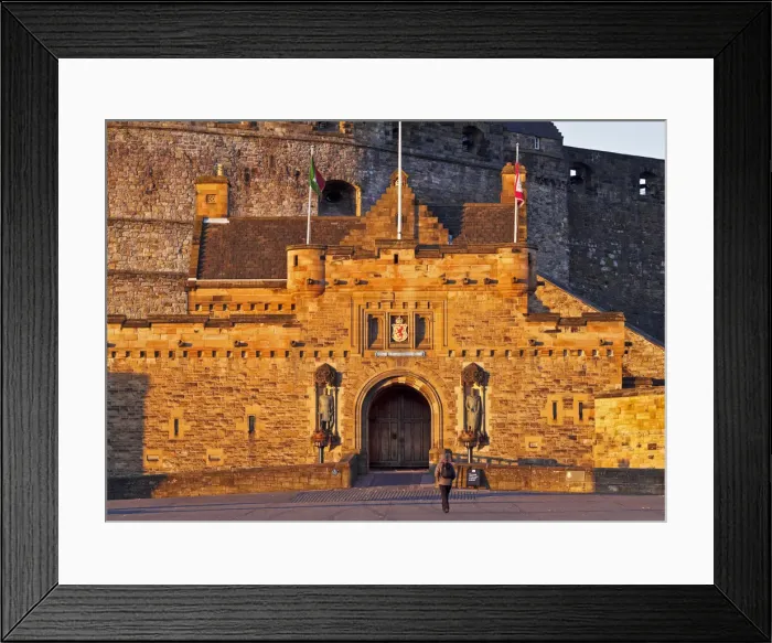 Framed Print : UK, Scotland, Lothian, Edinburgh, View of the Edinburgh Castle illuminated by the sunrise Framed Print : UK, Scotland, Lothian, Edinburgh, View of the Edinburgh Castle illuminated by the sunrise