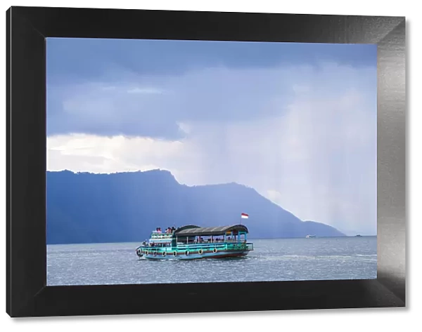 Indonesia, Sumatra, Lake Toba, Samosir Island, Tuk Tuk Ferry