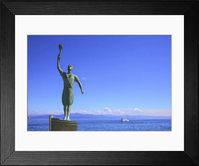 Framed Print : Statue of Giorgos Anemogiannis at The Harbour Entrance, Gaios Harbour, Paxos Framed Print : Statue of Giorgos Anemogiannis at The Harbour Entrance, Gaios Harbour, Paxos