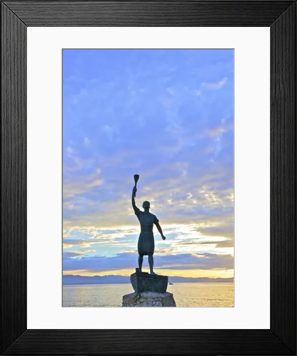 Framed Print : Statue of Giorgos Anemogiannis at The Harbour Entrance, Gaios Harbour, Paxos Framed Print : Statue of Giorgos Anemogiannis at The Harbour Entrance, Gaios Harbour, Paxos